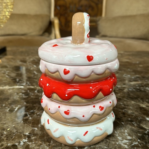A Christmas/Valentine ceramic container. - Picture 4 of 5